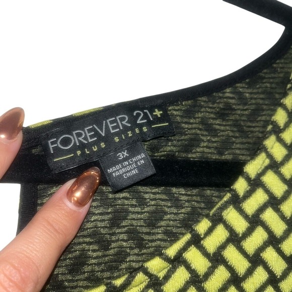 Forever 21+ Plus Size 3X Sleeveless Yellow Black Print Fit & Flare Dress - Picture 2 of 2